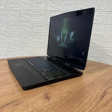 Ігровий ноутбук Dell Alienware m15 / 15.6" (1920x1080) IPS / Intel Core i7-8750H (6 (12) ядер по 2.2 - 4.1 GHz) / 16 GB DDR4 / 500 GB SSD / nVidia GeForce RTX 2060, 6 GB GDDR6, 192-bit / WebCam Ігровий ноутбук Dell Alienware m15 / 15.6" (1920x1080) IPS / Intel Core i7-8750H (6 (12) ядер по 2.2 - 4.1 GHz) / 16 GB DDR4 / 500 GB SSD / nVidia GeForce RTX 2060, 6 GB GDDR6, 192-bit / WebCam