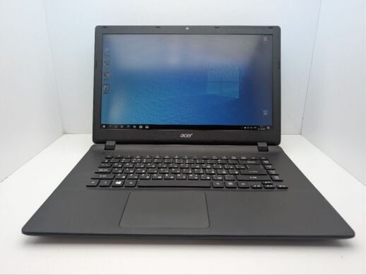 Ноутбук Acer Aspire ES1-521 / 15.6" (1366x768) TN / AMD E2-6110 (4 ядра по 1.5 GHz) / 8 GB DDR3 / 500 GB HDD / AMD Radeon R2 Graphics / WebCam / DVD-ROM