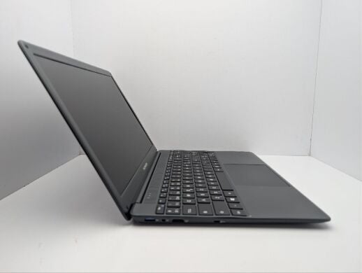Ноутбук Thomson 15 / 15.6" (1920x1080) IPS / Intel Core i3-5005U (2 (4) ядра по 2.0 GHz) / 8 GB DDR3 / 500 GB HDD / Intel HD Graphics 5500 / WebCam