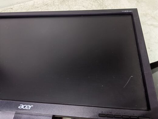 Монитор Б-класс Acer V193HQV / 19" (1366x768) TN / VGA + кабели в комплекте