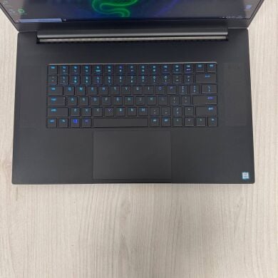 Ігровий ноутбук Б-клас Razer Blade 17 RZ09-0314 / 17.3" (1920x1080) IPS / Intel Core i7-9750H (6 (12) ядра по 2.6 - 4.5 GHz) / 16 GB DDR4 / 1000 GB SSD NVMe / nVidia GeForce RTX 2070 Max-Q, 8 GB GDDR6, 256-bit / WebCam