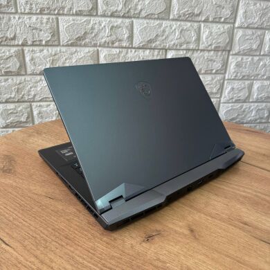 Игровой ноутбук Б-класс MSI GE66 Raider 11UG / 15.6" (2560x1440) IPS / Intel Core i7-11800H (8 (16) ядер по 2.3 - 4.6 GHz) / 32 GB DDR4 / 1000 GB SSD / nVidia GeForce RTX 3070, 8 GB GDDR6, 256-bit / WebCam