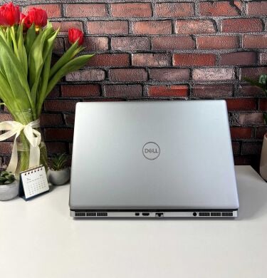 Мобильная рабочая станция Dell Precision 7550 / 15.6" (1920x1080) IPS / Intel Core i7-10750H (6 (12) ядер по 2.6 - 5.0 GHz) / 64 GB DDR4 / 1000 GB SSD / nVidia Quadro RTX 3000, 6 GB GDDR6, 192-bit / WebCam