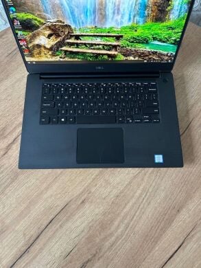 Игровой ультрабук Б-класс Dell XPS 7590 / 15.6" (1920x1080) IPS / Intel Core i7-9750H (6 (12) ядер по 2.6 - 4.5 GHz) / 16 GB DDR4 / 512 GB SSD / nVidia GeForce GTX 1650, 4 GB GDDR5, 128-bit / WebCam