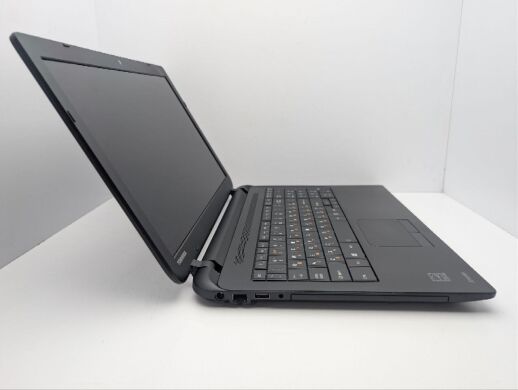 Ноутбук Toshiba Satellite C55D-B / 15.6" (1366x768) TN / AMD A6-6310 (4 ядра по 1.8 - 2.4 GHz) / 8 GB DDR3 / 120 GB SSD / AMD Radeon R4 Graphics / WebCam Ноутбук Toshiba Satellite C55D-B / 15.6" (1366x768) TN / AMD A6-6310 (4 ядра по 1.8 - 2.4 GHz) / 8 GB DDR3 / 120 GB SSD / AMD Radeon R4 Graphics / WebCam