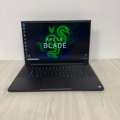 Ігровий ноутбук Б-клас Razer Blade 17 RZ09-0314 / 17.3" (1920x1080) IPS / Intel Core i7-9750H (6 (12) ядра по 2.6 - 4.5 GHz) / 16 GB DDR4 / 1000 GB SSD NVMe / nVidia GeForce RTX 2070 Max-Q, 8 GB GDDR6, 256-bit / WebCam