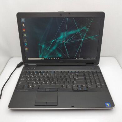 Мобільна робоча станція Dell Precision M2800 / 15.6" (1920x1080) IPS / Intel Core i7-4710MQ (4 (8) ядра по 2.5 - 3.5 GHz) / 8 GB DDR3 / 480 GB SSD / AMD FirePro W4170M, 2 GB GDDR5, 128-bit / WebCam / DVD-ROM / Win 10 Pro