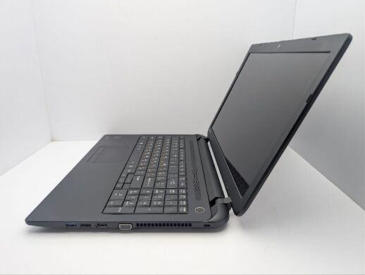 Ноутбук Toshiba Satellite C55D-B / 15.6" (1366x768) TN / AMD A6-6310 (4 ядра по 1.8 - 2.4 GHz) / 8 GB DDR3 / 120 GB SSD / AMD Radeon R4 Graphics / WebCam Ноутбук Toshiba Satellite C55D-B / 15.6" (1366x768) TN / AMD A6-6310 (4 ядра по 1.8 - 2.4 GHz) / 8 GB DDR3 / 120 GB SSD / AMD Radeon R4 Graphics / WebCam