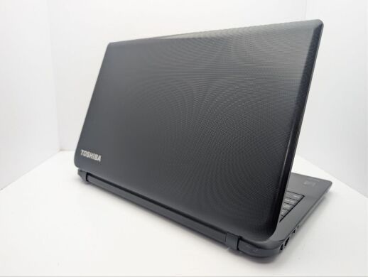 Ноутбук Toshiba Satellite C55D-B / 15.6" (1366x768) TN / AMD A6-6310 (4 ядра по 1.8 - 2.4 GHz) / 8 GB DDR3 / 120 GB SSD / AMD Radeon R4 Graphics / WebCam Ноутбук Toshiba Satellite C55D-B / 15.6" (1366x768) TN / AMD A6-6310 (4 ядра по 1.8 - 2.4 GHz) / 8 GB DDR3 / 120 GB SSD / AMD Radeon R4 Graphics / WebCam