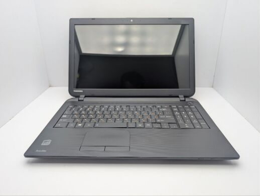 Ноутбук Toshiba Satellite C55D-B / 15.6" (1366x768) TN / AMD A6-6310 (4 ядра по 1.8 - 2.4 GHz) / 8 GB DDR3 / 120 GB SSD / AMD Radeon R4 Graphics / WebCam Ноутбук Toshiba Satellite C55D-B / 15.6" (1366x768) TN / AMD A6-6310 (4 ядра по 1.8 - 2.4 GHz) / 8 GB DDR3 / 120 GB SSD / AMD Radeon R4 Graphics / WebCam