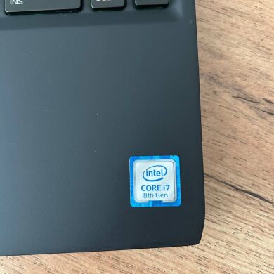 Игровой ноутбук Dell Alienware m15 / 15.6" (1920x1080) IPS / Intel Core i7-8750H (6 (12) ядер по 2.2 - 4.1 GHz) / 16 GB DDR4 / 1000 GB SSD / nVidia GeForce RTX 2070 Max-Q, 8 GB GDDR6, 256-bit / WebCam