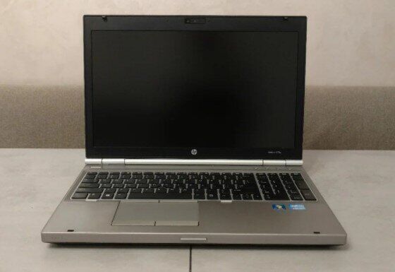 HP EliteBook 8570p / 15.6" (1920x1080) TN+film LED / Intel Core i7-3740QM (4 (8) ядра по 2.7 - 3.7 GHz) / 8 GB DDR3 / 500 GB HDD / ATI Radeon 7570M, 1 GB GDDR5, 64-bit / WebCam / DVD-RW / DP