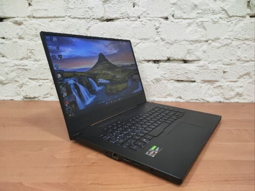 Ігровий ноутбук Asus ROG Zephyrus GA502DU / 15.6" (1920x1080) IPS / AMD Ryzen 7 3750H (4 (8) ядра по 2.3 - 4.0 GHz) / 32 GB DDR4 / 480 GB SSD / nVidia GeForce GTX 1660 Ti Max-Q, 6 GB GDDR6, 192-bit / HDMI