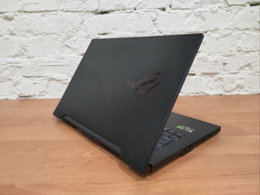 Ігровий ноутбук Asus ROG Zephyrus GA502DU / 15.6" (1920x1080) IPS / AMD Ryzen 7 3750H (4 (8) ядра по 2.3 - 4.0 GHz) / 32 GB DDR4 / 480 GB SSD / nVidia GeForce GTX 1660 Ti Max-Q, 6 GB GDDR6, 192-bit / HDMI