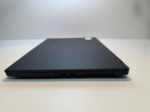 Игровой ноутбук Б-класс Medion Erazer Beast X25-MD 63835 / 17.3" (1920x1080) IPS / AMD Ryzen 9 5900HX (8 (16) ядер по 3.3 - 4.6 GHz) / 32 GB DDR4 / 2000 GB SSD NVMe / nVidia GeForce RTX 3080, 16 GB GDDR6, 256-bit / WebCam