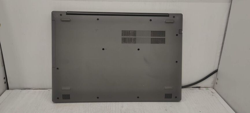 Ігровий ноутбук Lenovo IdeaPad 320-15IKB / 15.6" (1920x1080) TN / Intel Core i5-7200U (2 (4) ядра по 2.5 - 3.1 GHz) / 8 GB DDR4 / 128 GB SSD + 1000 GB HDD / nVidia GeForce 940MX, 2 GB GDDR5, 64-bit / WebCam