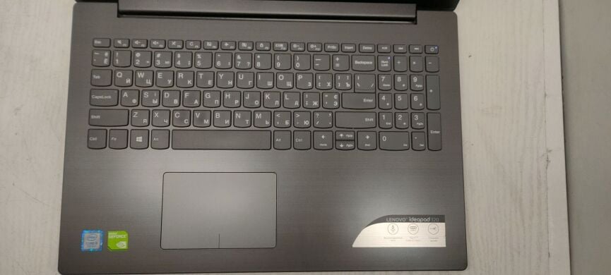 Ігровий ноутбук Lenovo IdeaPad 320-15IKB / 15.6" (1920x1080) TN / Intel Core i5-7200U (2 (4) ядра по 2.5 - 3.1 GHz) / 8 GB DDR4 / 128 GB SSD + 1000 GB HDD / nVidia GeForce 940MX, 2 GB GDDR5, 64-bit / WebCam