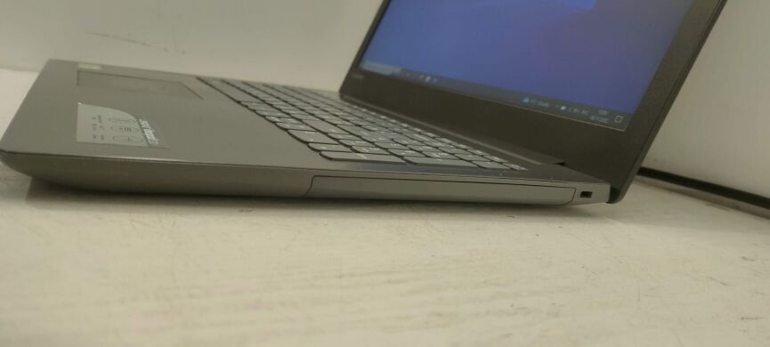 Ігровий ноутбук Lenovo IdeaPad 320-15IKB / 15.6" (1920x1080) TN / Intel Core i5-7200U (2 (4) ядра по 2.5 - 3.1 GHz) / 8 GB DDR4 / 128 GB SSD + 1000 GB HDD / nVidia GeForce 940MX, 2 GB GDDR5, 64-bit / WebCam