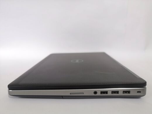 Мобильная рабочая станция Dell Precision 7520 / 15.6" (1920x1080) TN / Intel Core i7-6820HQ (4 (8) ядра по 2.7 - 3.6 GHz) / 16 GB DDR4 / 256 GB SSD / nVidia Quadro M2200, 4 GB GDDR5, 128-bit / WebCam / Win 10 Pro Мобильная рабочая станция Dell Precision 7520 / 15.6" (1920x1080) TN / Intel Core i7-6820HQ (4 (8) ядра по 2.7 - 3.6 GHz) / 16 GB DDR4 / 256 GB SSD / nVidia Quadro M2200, 4 GB GDDR5, 128-bit / WebCam / Win 10 Pro