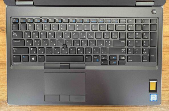 Мобільна робоча станція Dell Precision 7540 / 15.6" (1920x1080) IPS / Intel Core i7-9850H (6 (12) ядер по 2.6 - 4.6 GHz) / 32 GB DDR4 / 512 GB SSD / nVidia Quadro RTX 3000, 6 GB GDDR6, 192-bit / WebCam / TouchID / Windows 10