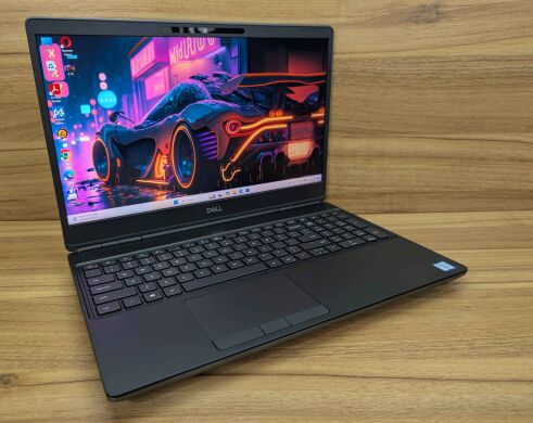 Мобільна робоча станція Dell Precision 7550 / 15.6" (3840x2160) IPS / Intel Xeon W-10855M (6 (12) ядер по 2.8 - 5.1 GHz) / 32 GB DDR4 / 512 GB SSD / nVidia Quadro RTX 3000, 6 GB GDDR6, 192-bit / HDMI / WebCam / Windows 11