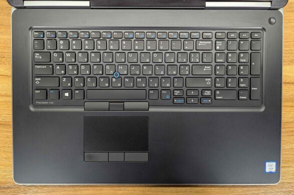 Мобільна робоча станція Dell Precision 7720 / 17.3" (1920x1080) IPS / Intel Xeon E3-1545M v5 (4 (8) ядра по 2.9 - 3.8 GHz) / 32 GB DDR4 / 512 GB SSD / nVidia Quadro P4000, 8 GB GDDR5, 256-bit / WebCam / Windows 10