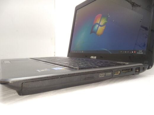 Ноутбук Asus K52J / 15.6" (1366x768) TN / Intel Core i3-350M (2 (4) ядра по 2.26 GHz) / 4 GB DDR3 / 200 GB HDD / AMD Radeon HD 6370M, 512 MB DDR3, 64-bit / WebCam / DVD-RW