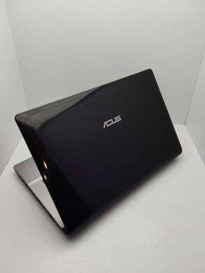 Ноутбук Asus K73SV / 17.3" (1600x900) TN / Intel Core i5-2410M (2 (4) ядра по 2.3 - 2.9 GHz) / 6 GB DDR3 / 750 GB HDD / nVidia GeForce GT 540M, 1 GB GDDR3, 128-bit / WebCam