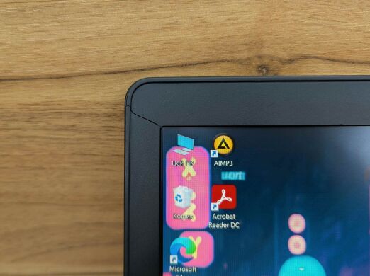 Ноутбук Б-клас Dell Latitude E5570 / 15.6" (1920x1080) IPS / Intel Core i7-6820HQ (4 (8) ядра по 2.7 - 3.6 GHz) / 16 GB DDR4 / 512 GB SSD / AMD Radeon R7 M370, 2 GB GDDR5, 128-bit / WebCam / TouchID / Windows 10