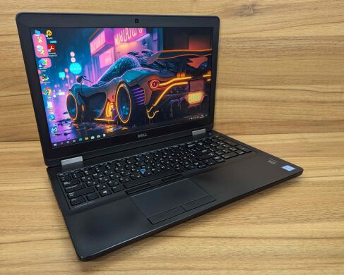 Ноутбук Б-клас Dell Latitude E5570 / 15.6" (1920x1080) IPS / Intel Core i7-6820HQ (4 (8) ядра по 2.7 - 3.6 GHz) / 16 GB DDR4 / 512 GB SSD / AMD Radeon R7 M370, 2 GB GDDR5, 128-bit / WebCam / TouchID / Windows 10