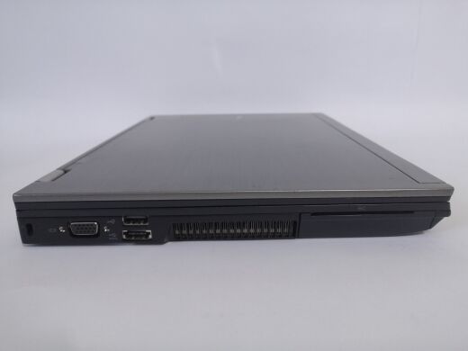 Ноутбук Б-клас Dell Latitude E6410 / 14" (1440x900) TN / Intel Core i7-640M (2 (4) ядра по 2.8 - 3.46 GHz) / 4 GB DDR3 / 250 GB HDD / nVidia NVS 3100M, 512 MB DDR3, 64-bit / WebCam