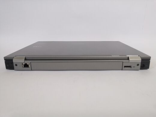 Ноутбук Б-клас Dell Latitude E6410 / 14" (1440x900) TN / Intel Core i7-640M (2 (4) ядра по 2.8 - 3.46 GHz) / 4 GB DDR3 / 250 GB HDD / nVidia NVS 3100M, 512 MB DDR3, 64-bit / WebCam
