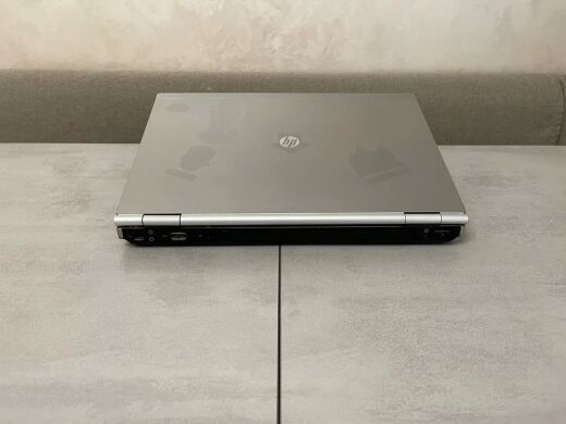 Ноутбук Б-клас HP EliteBook 8560p / 15.6" (1366x768) TN / Intel Core i7-2720QM (4 (8) ядра по 2.2 - 3.3 GHz) / 8 GB DDR3 / 240 GB SSD / AMD Radeon HD 6470M, 1 GB DDR3, 64-bit / WebCam / DisplayPort