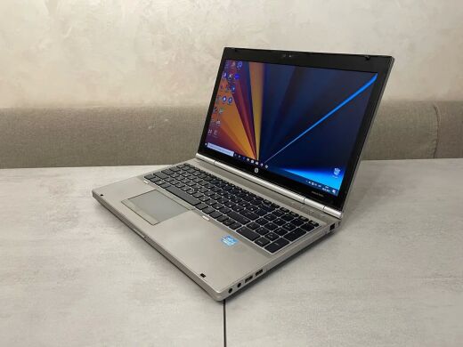 Ноутбук Б-клас HP EliteBook 8560p / 15.6" (1366x768) TN / Intel Core i7-2720QM (4 (8) ядра по 2.2 - 3.3 GHz) / 8 GB DDR3 / 240 GB SSD / AMD Radeon HD 6470M, 1 GB DDR3, 64-bit / WebCam / DisplayPort