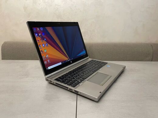 Ноутбук Б-клас HP EliteBook 8560p / 15.6" (1366x768) TN / Intel Core i7-2720QM (4 (8) ядра по 2.2 - 3.3 GHz) / 8 GB DDR3 / 240 GB SSD / AMD Radeon HD 6470M, 1 GB DDR3, 64-bit / WebCam / DisplayPort