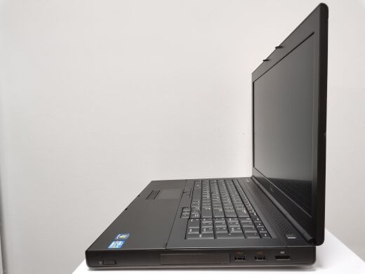 Ноутбук Dell Precision M6700 / 17.3" (1600x900) TN / Intel Core i5-3320M (2 (4) ядра по 2.6 - 3.3 GHz) / 8 GB DDR3 / 500 GB SSHD / AMD FirePro M6000, 2 GB GDDR5, 128-bit / WebCam / DVD-RW