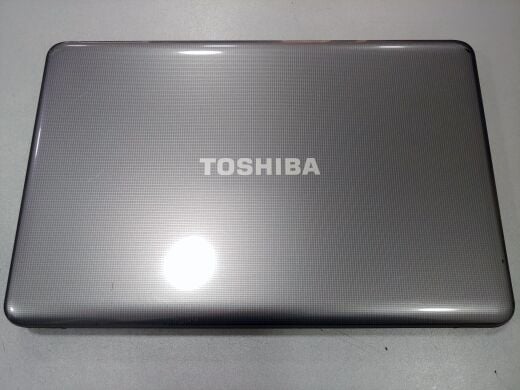 Toshiba Satellite L875-S7110 / 17.3" (1600x900) TN / Intel Core i3-3110M (2 (4) ядра по 2.4 GHz) / 4 GB DDR3 / 120 GB SSD / DVD-RW / WebCam