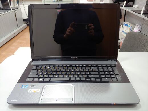 Toshiba Satellite L875-S7110 / 17.3" (1600x900) TN / Intel Core i3-3110M (2 (4) ядра по 2.4 GHz) / 4 GB DDR3 / 120 GB SSD / DVD-RW / WebCam