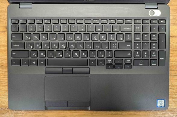 Ультрабук Dell Latitude 5500 / 15.6" (1920x1080) IPS / Intel Core i7-8665U (4 (8) ядра по 1.9 - 4.8 GHz) / 16 GB DDR4 / 480 GB SSD / Intel UHD Graphics / WebCam / TouchID / Windows 10 Ультрабук Dell Latitude 5500 / 15.6" (1920x1080) IPS / Intel Core i7-8665U (4 (8) ядра по 1.9 - 4.8 GHz) / 16 GB DDR4 / 480 GB SSD / Intel UHD Graphics / WebCam / TouchID / Windows 10