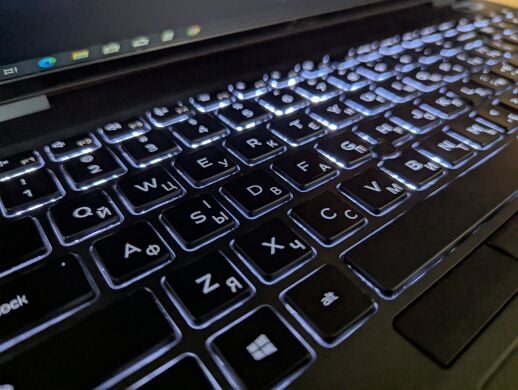 Ультрабук Dell Latitude 5500 / 15.6" (1920x1080) IPS / Intel Core i7-8665U (4 (8) ядра по 1.9 - 4.8 GHz) / 16 GB DDR4 / 480 GB SSD / Intel UHD Graphics / WebCam / TouchID / Windows 10 Ультрабук Dell Latitude 5500 / 15.6" (1920x1080) IPS / Intel Core i7-8665U (4 (8) ядра по 1.9 - 4.8 GHz) / 16 GB DDR4 / 480 GB SSD / Intel UHD Graphics / WebCam / TouchID / Windows 10