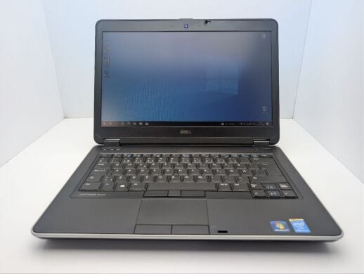 Ноутбук Dell Latitude E6440 / 14" (1366x768) TN / Intel Core i5-4300M (2 (4) ядра по 2.6 - 3.3 GHz) / 8 GB DDR3 / 240 GB SSD / AMD Radeon HD 8690M, 2 GB GDDR5, 64-bit / WebCam / DVD-ROM