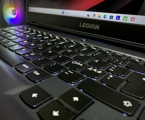 Ігровий ноутбук Lenovo Legion 5 / 16" (2560x1600) IPS / AMD Ryzen 7 5800H (8 (16) ядер по 3.2 - 4.4 GHz) / 16 GB DDR4 / 1000 GB SSD / nVidia GeForce RTX 3070, 8 GB GDDR6, 256-bit / WebCam
