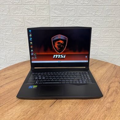 Игровой ноутбук Б-класс MSI Pulse 15 B13VGK / 15.6" (1920x1080) IPS / Intel Core i7-13700H (14 (20) ядер по 2.4 - 5.0 GHz) / 32 GB DDR5 / 1000 GB SSD / nVidia GeForce RTX 4070, 8 GB GDDR6, 128-bit / WebCam