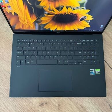 Игровой ультрабук LG Gram 17 17Z90R / 17" (2560x1600) IPS / Intel Core i7-1360P (12 (16) ядер по 3.7 - 5.0 GHz) / 32 GB DDR5 / 2000 GB SSD / nVidia GeForce RTX 3050, 4 GB GDDR6, 128-bit / WebCam