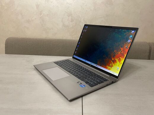 Мобільна робоча станція Б-клас HP ZBook Firefly 16 G9 / 16" (1920x1200) IPS / Intel Core i7-1260P (12 (16) ядер по 3.4 - 4.7 GHz) / 32 GB DDR5 / 512 GB SSD M.2 / Intel Iris Xe Graphics / WebCam / Fingerprint