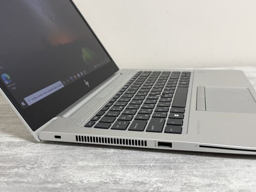 Ультрабук Б-клас HP Elitebook 745 G5 / 14" (1920x1080) IPS / AMD Ryzen 7 Pro 2700U (4 (8) ядра по 2.2 - 3.8 GHz) / 16 GB DDR4 / 256 GB SSD / AMD Radeon Vega 10 Graphics / WebCam