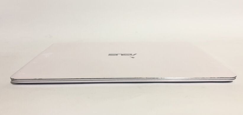 Ультрабук Б-класс Asus ZenBook UX305C / 13.3" (1920x1080) IPS / Intel Core m3-6Y30 (2 (4) ядра по 2.2 GHz) / 8 GB DDR3 / 128 GB SSD / Intel HD Graphics 615 / WebCam / Win 10 Home