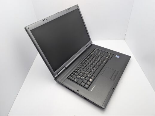 Ноутбук Fujitsu Esprimo Mobile V5535 / 15.4" (1024x768) TN / Intel Core 2 Duo T5750 (2 ядра по 2.0 GHz) / 4 GB DDR2 / 250 GB HDD / Intel Graphics / DVD-ROM / АКБ не тримає Ноутбук Fujitsu Esprimo Mobile V5535 / 15.4" (1024x768) TN / Intel Core 2 Duo T5750 (2 ядра по 2.0 GHz) / 4 GB DDR2 / 250 GB HDD / Intel Graphics / DVD-ROM / АКБ не тримає