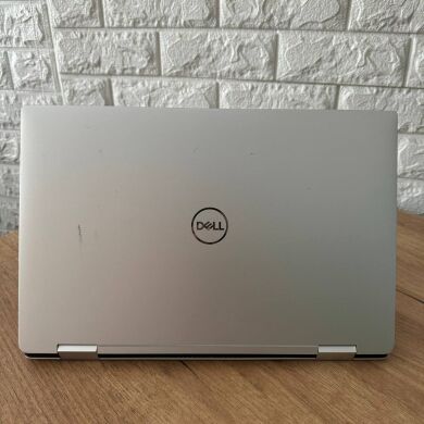 Ігровий ультрабук-трансформер Б-клас Dell XPS 15 9575 / 15.6" (3840x2160) IPS Touch / Intel Core i7-8706G (4 (8) ядра по 3.1 - 4.1 GHz) / 16 GB DDR4 / 256 GB SSD / AMD Radeon RX Vega M GL, 4 GB HBM2, 1024-bit / WebCam