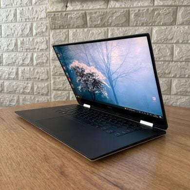 Ігровий ультрабук-трансформер Б-клас Dell XPS 15 9575 / 15.6" (3840x2160) IPS Touch / Intel Core i7-8706G (4 (8) ядра по 3.1 - 4.1 GHz) / 16 GB DDR4 / 256 GB SSD / AMD Radeon RX Vega M GL, 4 GB HBM2, 1024-bit / WebCam